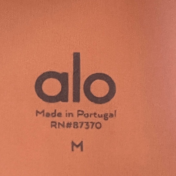 Alo High-Waist Slice Capri Leggings - Picture 12 of 14